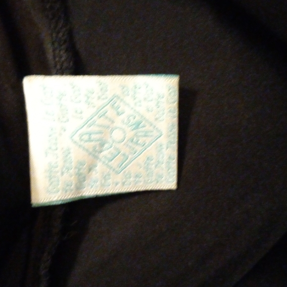 Legatte silk tank top with unique design - Picture 6 of 6